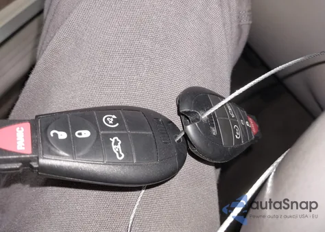 2010 Chrysler 300C Hemi из США, поврежденный, VIN 2C3CA6CT5AH125936